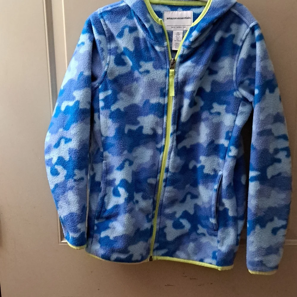 Amazon Essentials Blue Fleece Camo Hoodie jacket - Picture 5 of 8